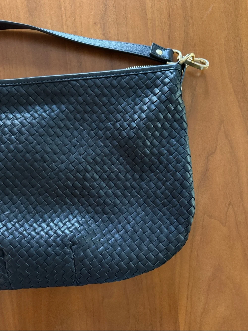 Sloane handwoven shoulder bag